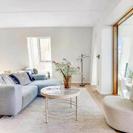 Luxury Living In Prime Spot Apartment